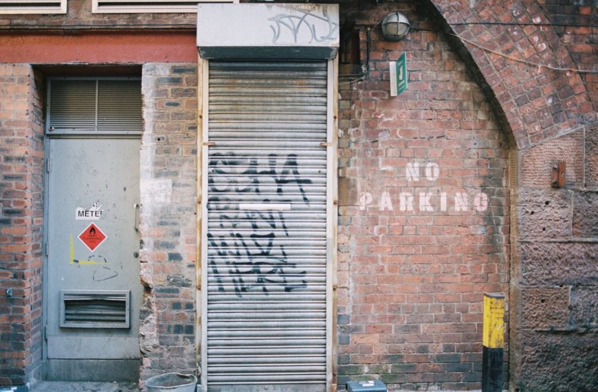 >MORE PICTURES, FEWER WORDS