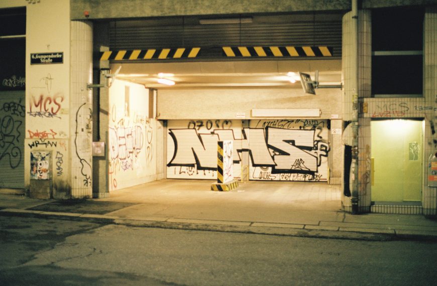 >VIENNA → INCHINNAN